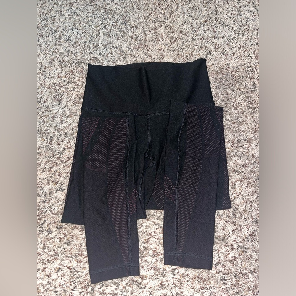 Lululemon size 6
